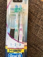 Kosmetik – Zähne – Zahnbürste