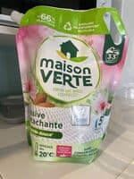 Lessive détachante