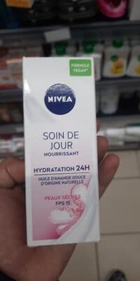 NIVEA Voedende dagcrème spf15 droge huid