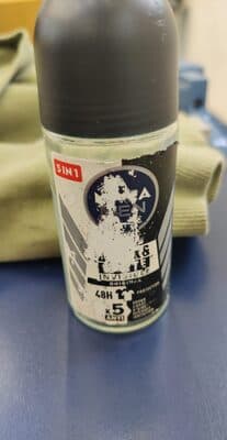 NIVEA Men black & white deodorant roller