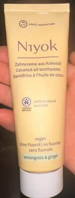 Coconut oil toothpaste