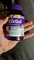 Complément alimentaire avec mélatonine, vitamine B6 et extraits de plantes