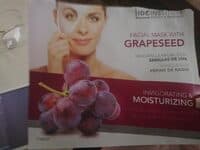 Facial mask with grapeseed