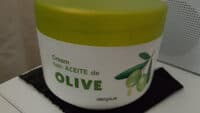 Cream with olive oil