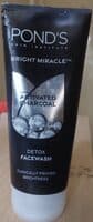Pond's Bright Miracle Activated Charcoal Detox Face Wash