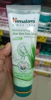 Himalaya Moisturizing Alo Vera Face Wash