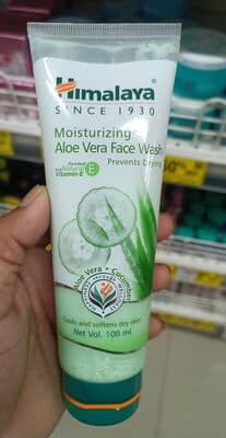 Himalaya Moisturizing Alo Vera Face Wash