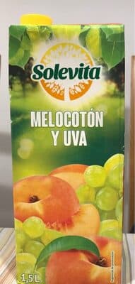 Zumo de melocoton y uva