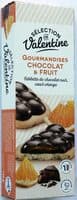 Gourmandises chocolat et fruit, tablette de chocolat noir, coeur orange
