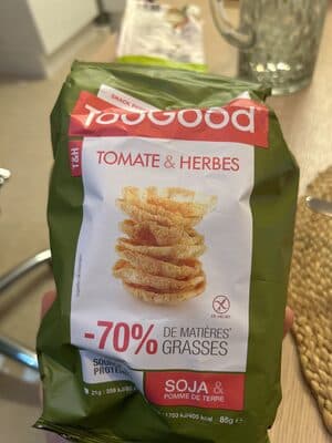 Tomato flavoured snack