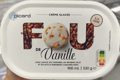 Glace fou de vanille sauce caramel et éclats d'amandes