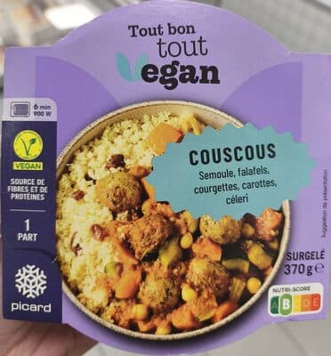 Couscous semoule, falafels, courgettes, carottes, céleri