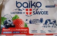 Yaourt sur lit de fruits rouges