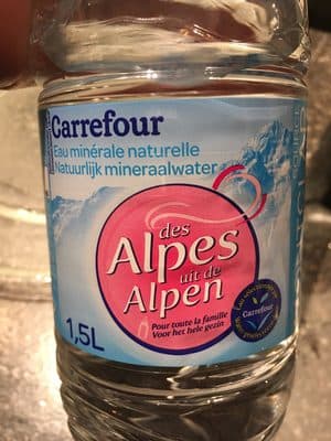 eau minérale des Alpes