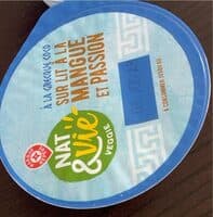 À la grecque coco sur lit de mangue et passion au lait de coco