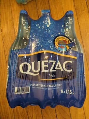 Eau gazeuse minérale naturelle