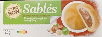 Sablés cacao fourrés noisettes-cacao