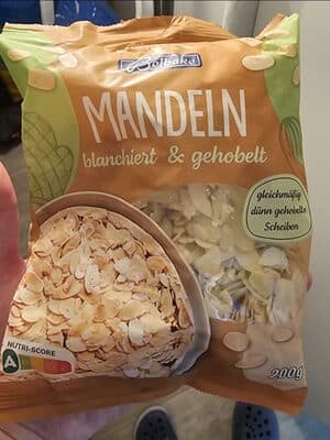 Mandeln, blanchiert und gehobelt
