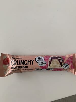 Chrupiący baton proteinowy o smaku malinowym