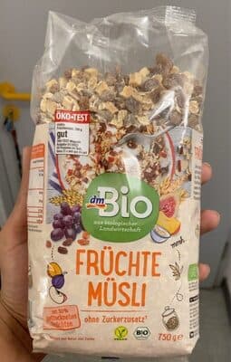 Früchte Müsli