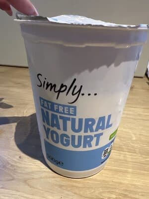 Fat free natural yogurt