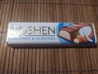 Молочно-шоколадний батон "Milk Chocolate with Coconut & Almonds" з мигдалем та кокосовою начинкою