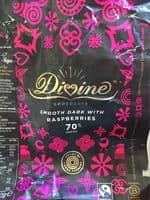 Smooth dark with raspberries 70% cocoa