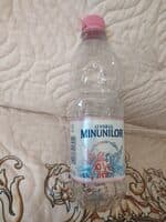 apă minerală naturală