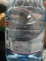Eau de source naturelle La Source