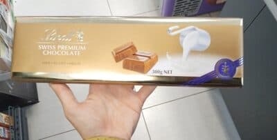 Lindt  MILCH • AU LAIT• MILK