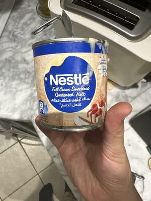 Full cream sweetened condensed milk في ١٠٠ غرام 271 سعرة حرارية