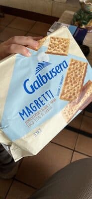 Magretti i leggeri semplicemente acqua e farina