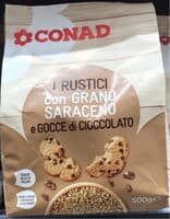 Biscotti frollini con gocce di cioccolato e grano saraceno