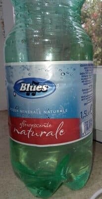 Acqua minerale naturale effervescente