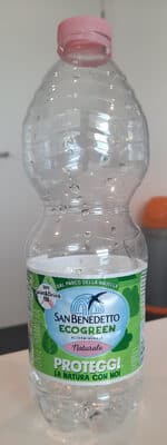 Acqua naturale