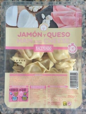 Pasta rellena de jamón y queso