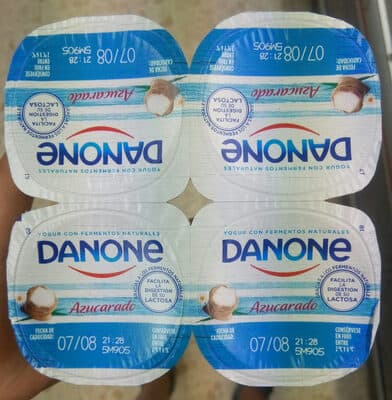 Yogur natural azucarado