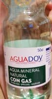 Agua mineral natural con gas