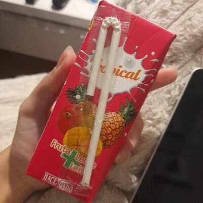 Fruta y leche tropical