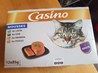 aliments complets pour chat mousses