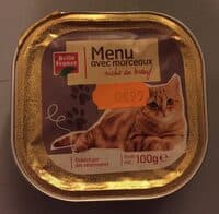 Barquette chat menu avec morceaux riches en boeuf