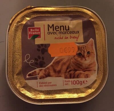 Barquette chat menu avec morceaux riches en boeuf