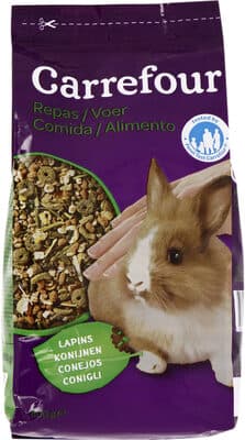 LAPINS NAINS Avec un mélange de graines et céréales Avec des fruits et légumes