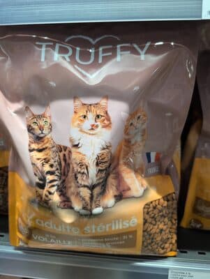 Croquettes à la volaille pour chat adulte stérilisé