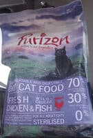 Dry cat food