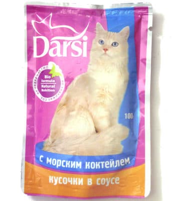 С морским коктейлем. Кусочки в соусе.