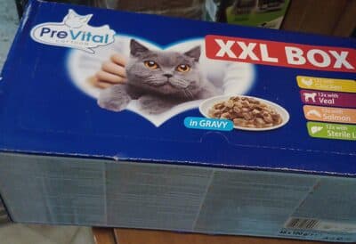 XXL Box Cat food in gravy