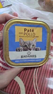Paté con pollo alimento completo per gatti adulti