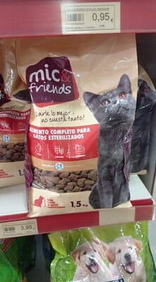 Comida de gato pollo cereales verdura esterilizados