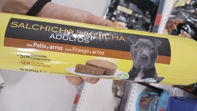 Salchicha perro adulto con pollo y arroz